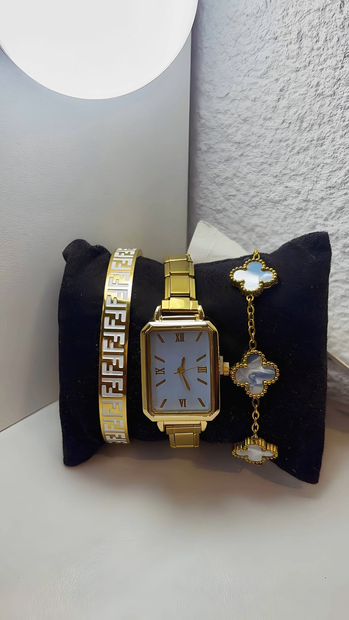 Lot de bracelets avec montre en acier inoxydable