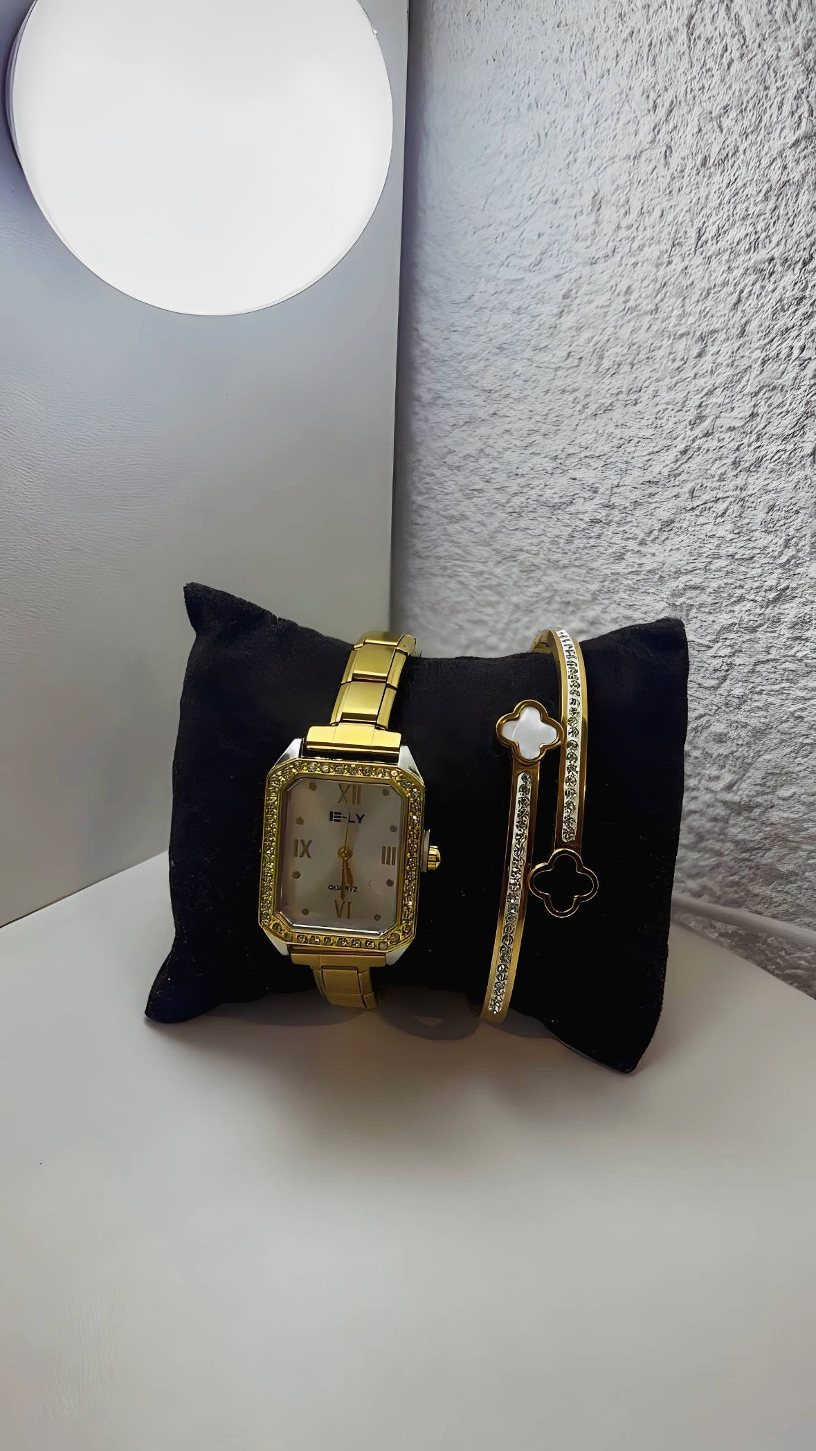 Lot de bracelets avec montre en acier inoxydable