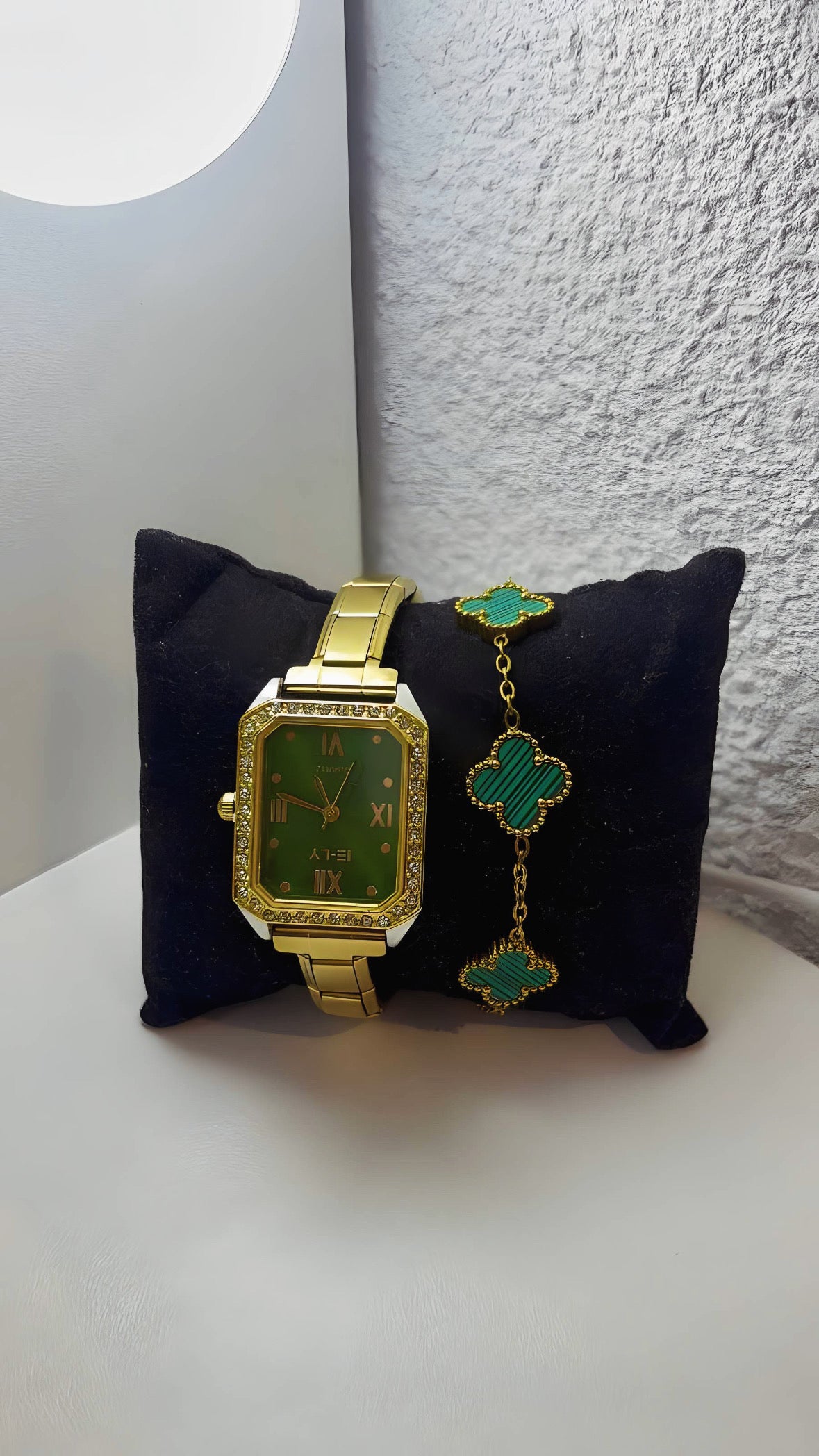 Lot de bracelets avec montre en acier inoxydable